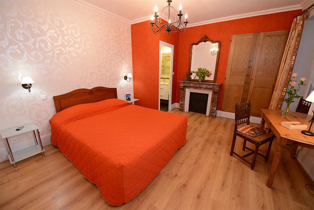 Hotel De La Ferte Chagny  Room photo